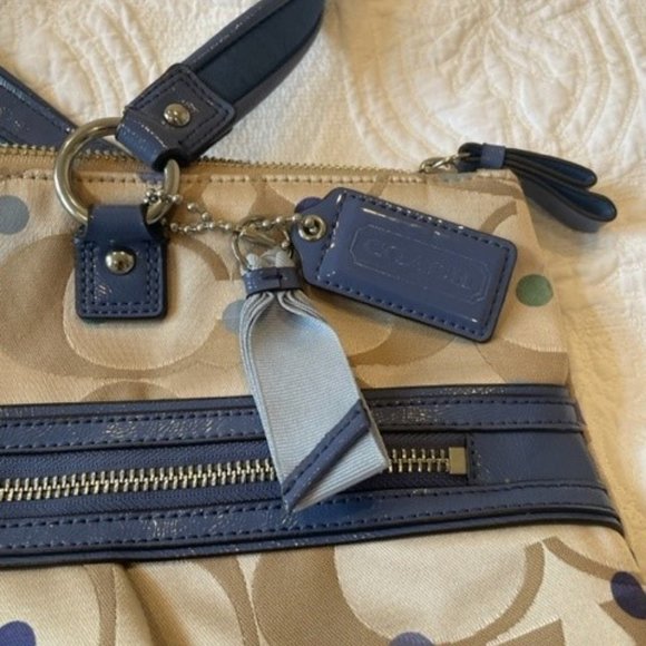 COACH Limited Edition Daisy Dot Print Large Tote Bag Tan Blue Heart EUC - Picture 4 of 7